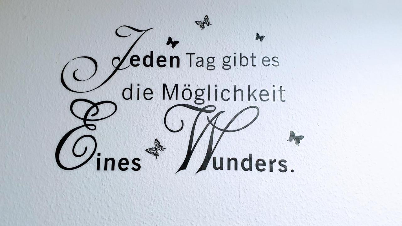 Budget Rooms In Halle With Shared Bathroom, Free Wifi, Netflix & Ipad Buitenkant foto